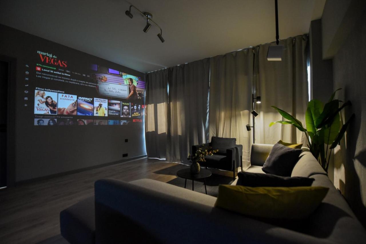 Luxury Apartment Near Radisson Hotel - Wall Projector & Modern Design Бухарест Экстерьер фото