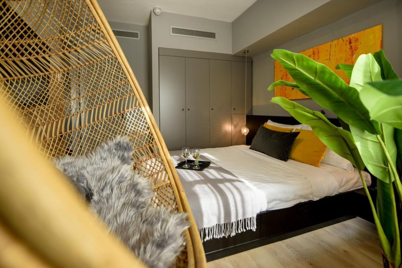 Luxury Apartment Near Radisson Hotel - Wall Projector & Modern Design Бухарест Экстерьер фото