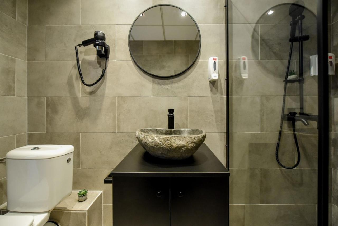 Luxury Apartment Near Radisson Hotel - Wall Projector & Modern Design Бухарест Экстерьер фото